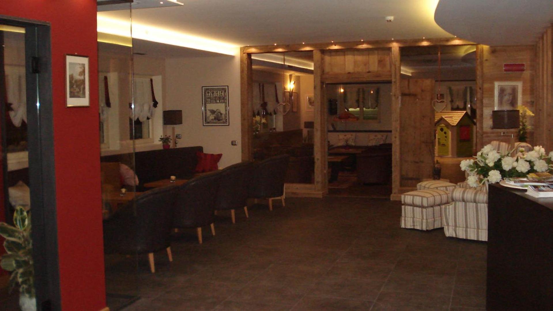 Hotel Garni Vittoria Fiera Di Primiero Luaran gambar