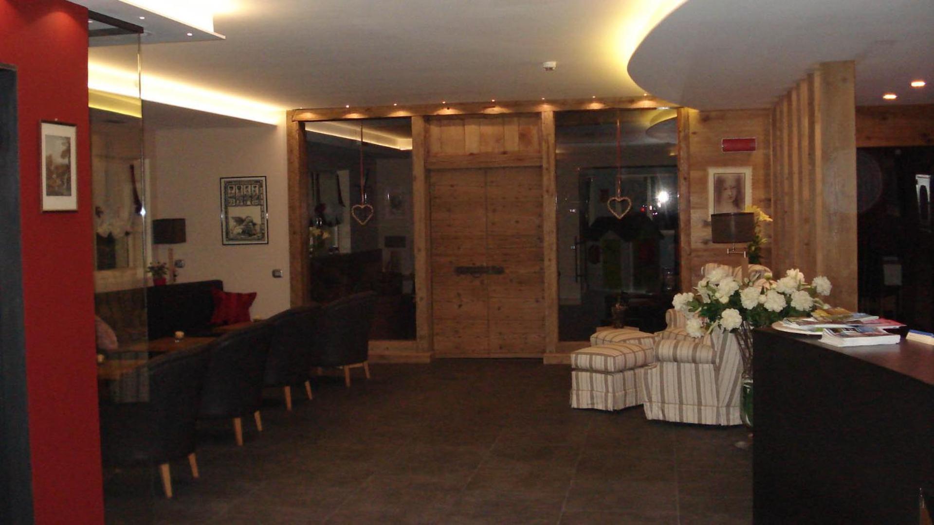 Hotel Garni Vittoria Fiera Di Primiero Luaran gambar