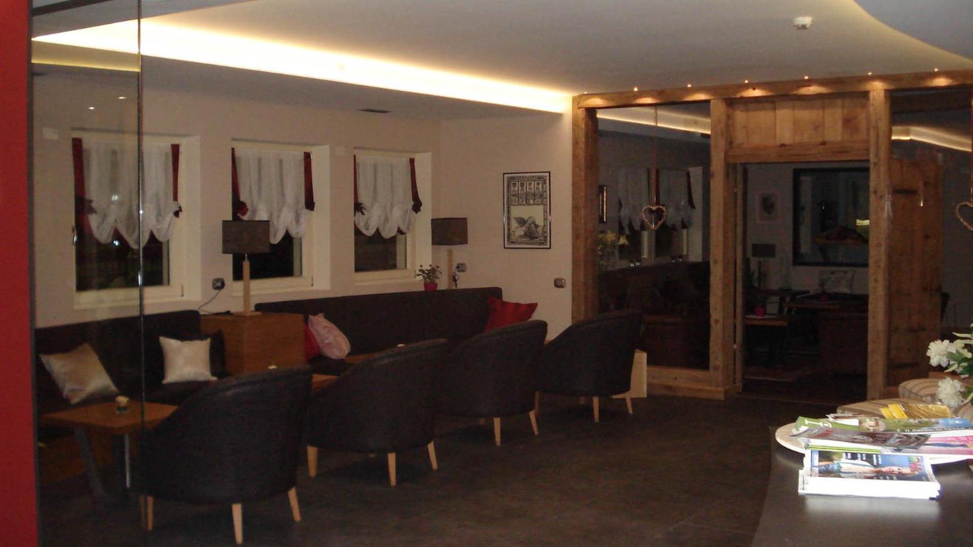 Hotel Garni Vittoria Fiera Di Primiero Luaran gambar