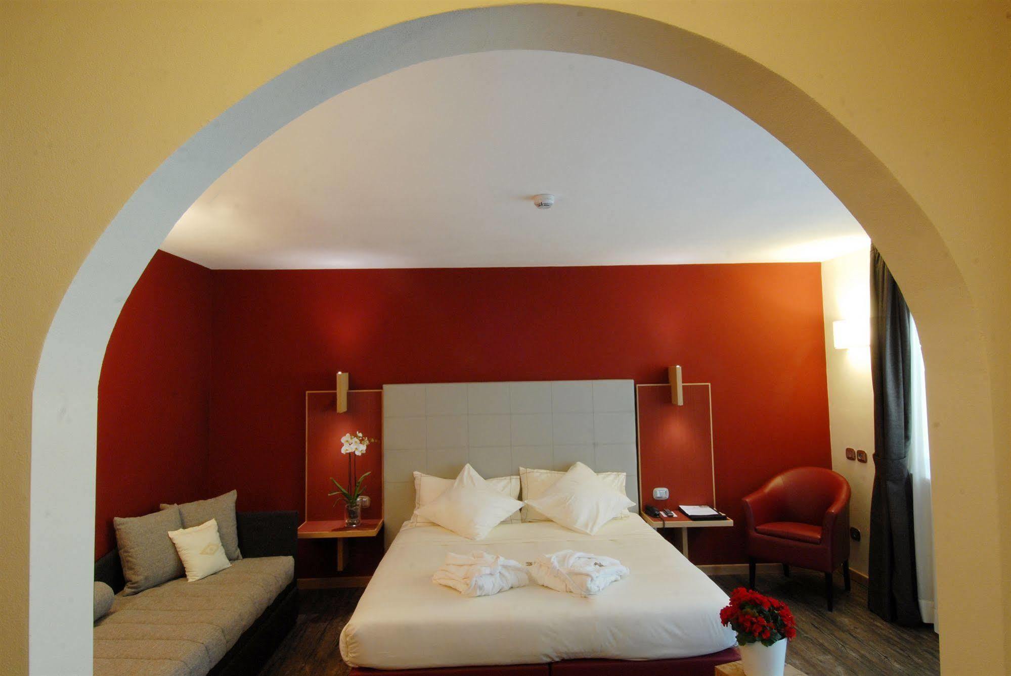 Hotel Garni Vittoria Fiera Di Primiero Luaran gambar