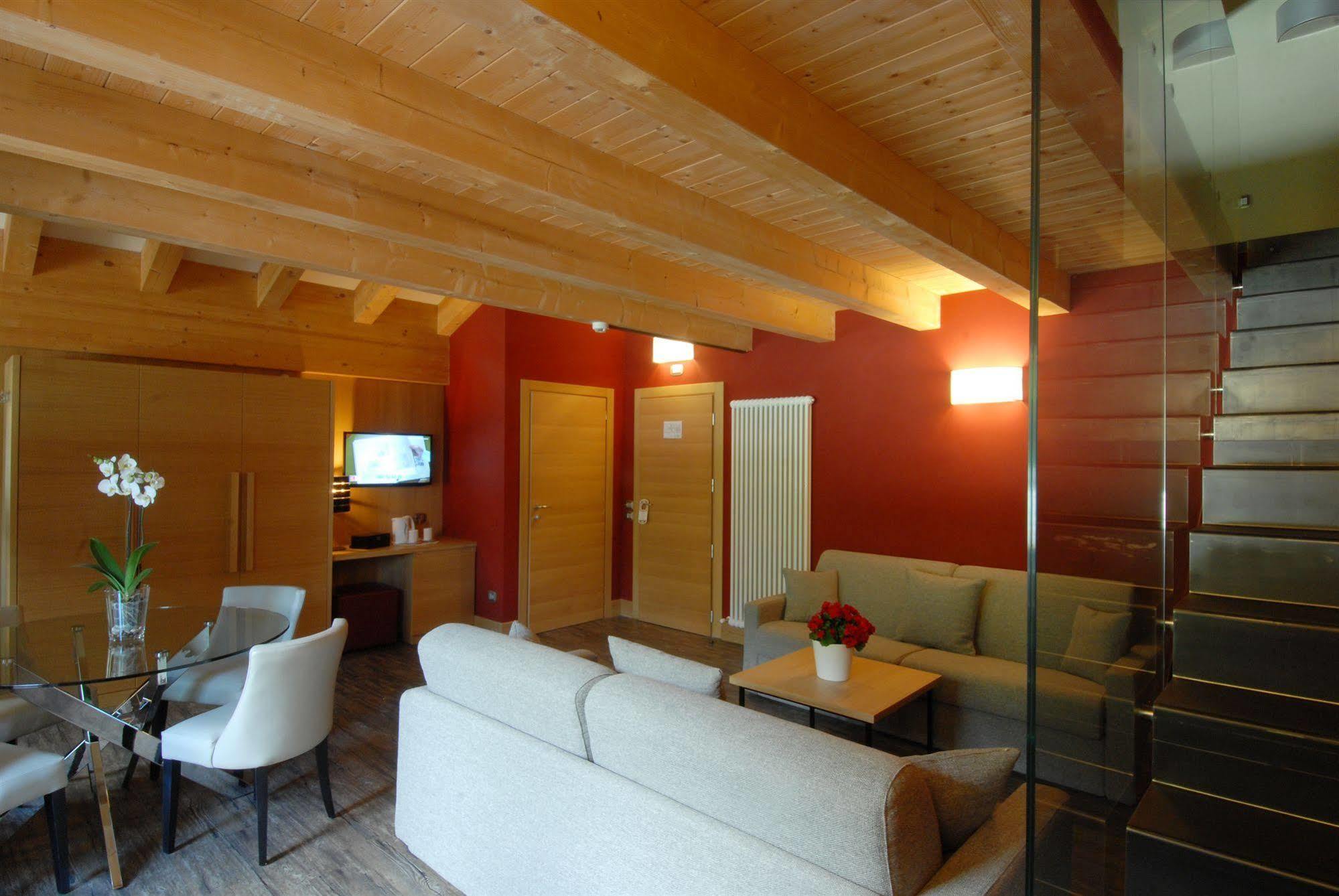 Hotel Garni Vittoria Fiera Di Primiero Luaran gambar