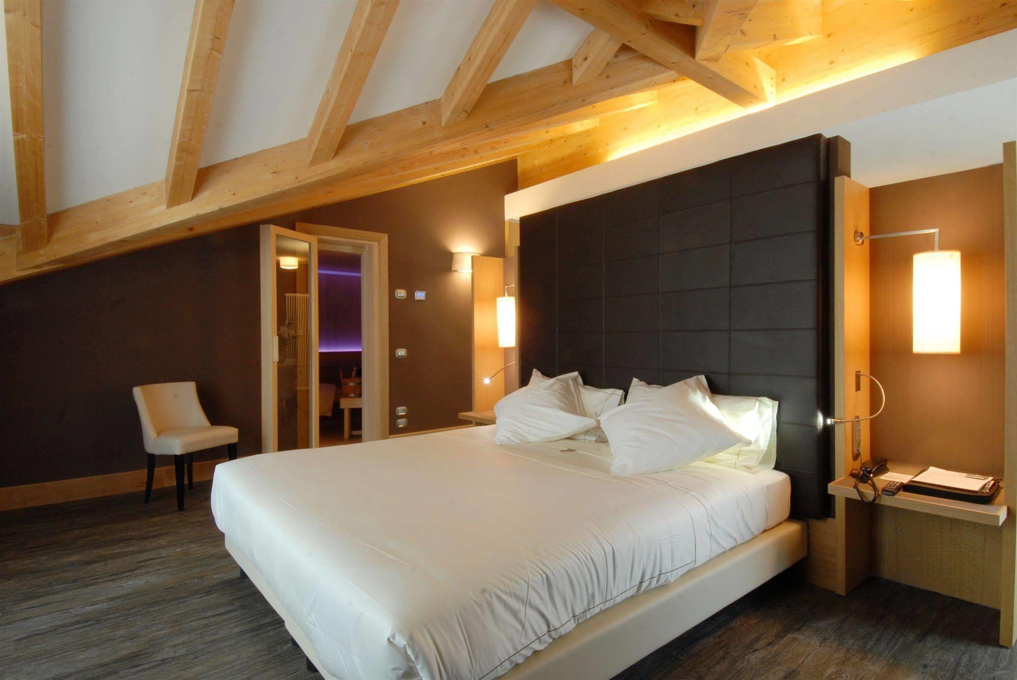 Hotel Garni Vittoria Fiera Di Primiero Luaran gambar